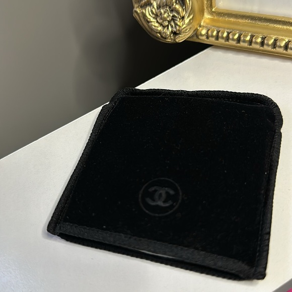 Chanel Double sided mirror - Picture 5 of 7